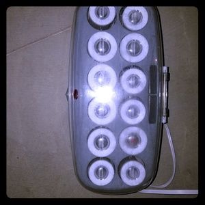 Set of hot rollers with clips